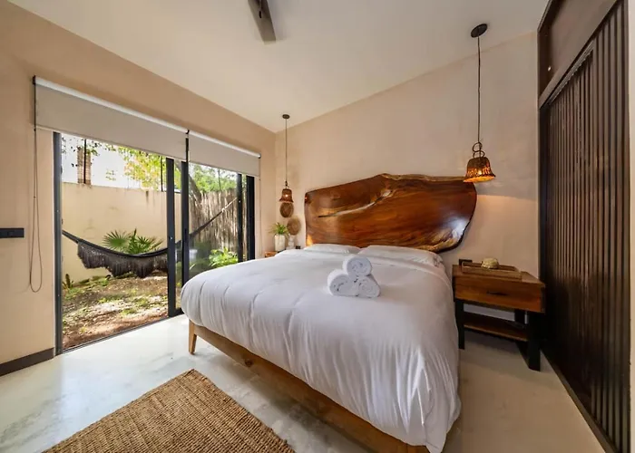 Villa Asana With Stunning Luxury Pool And Private Rooftop