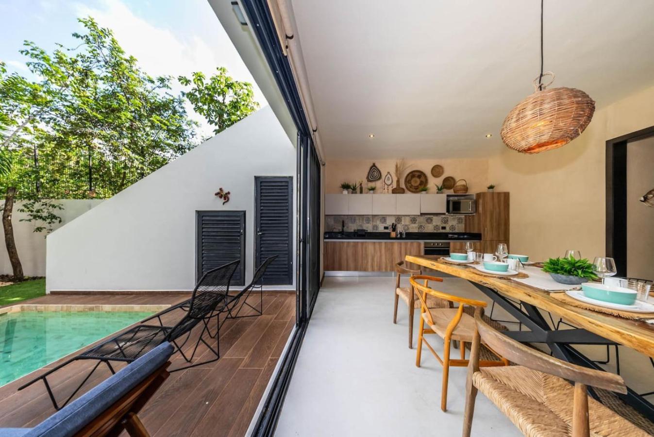 Villa Asana With Stunning Luxury Pool And Private Rooftop