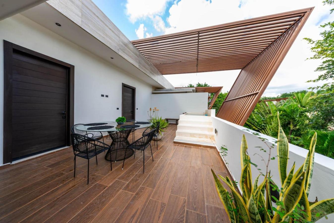 Villa Asana With Stunning Luxury Pool And Private Rooftop