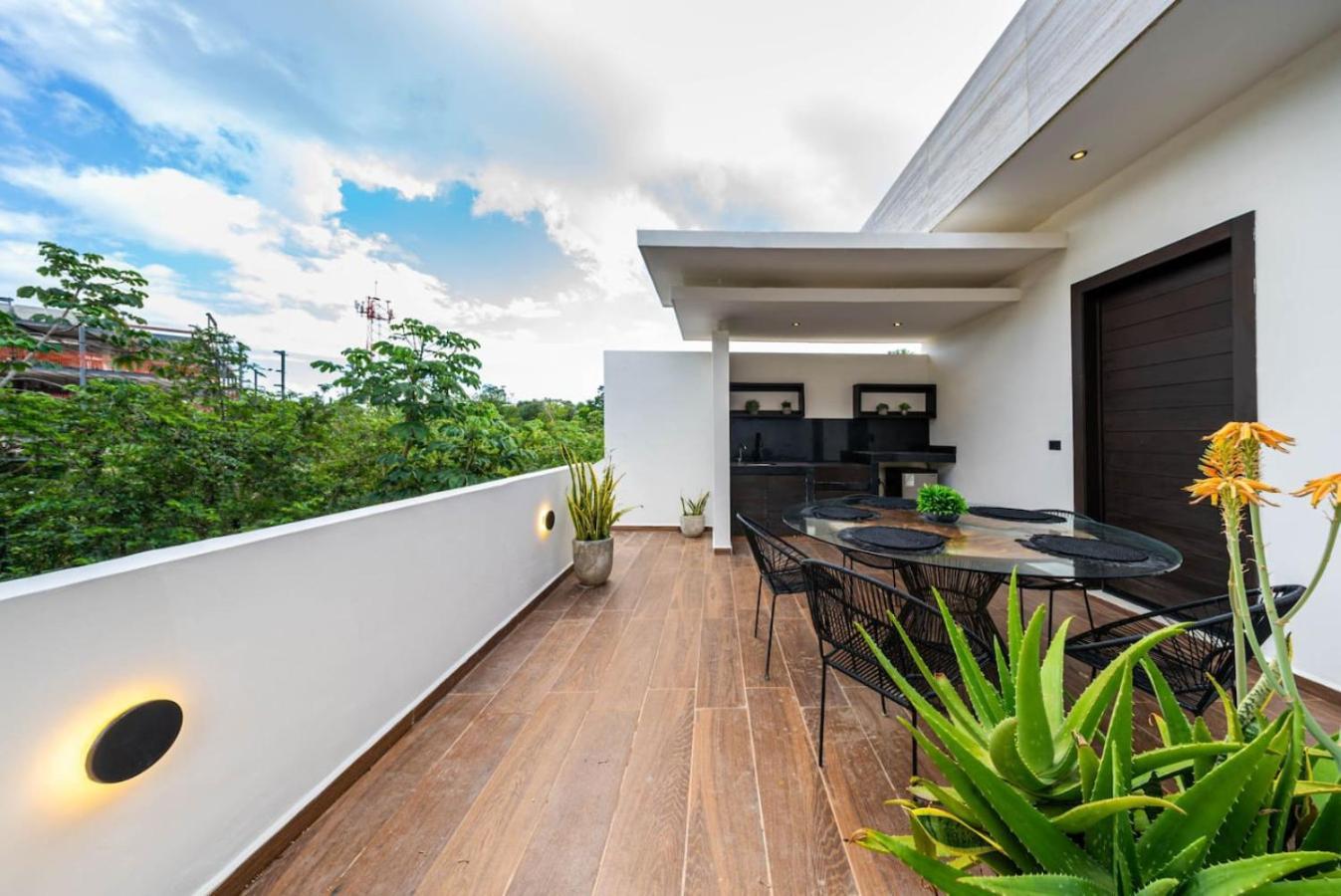 Asana With Stunning Luxury Pool And Private Rooftop