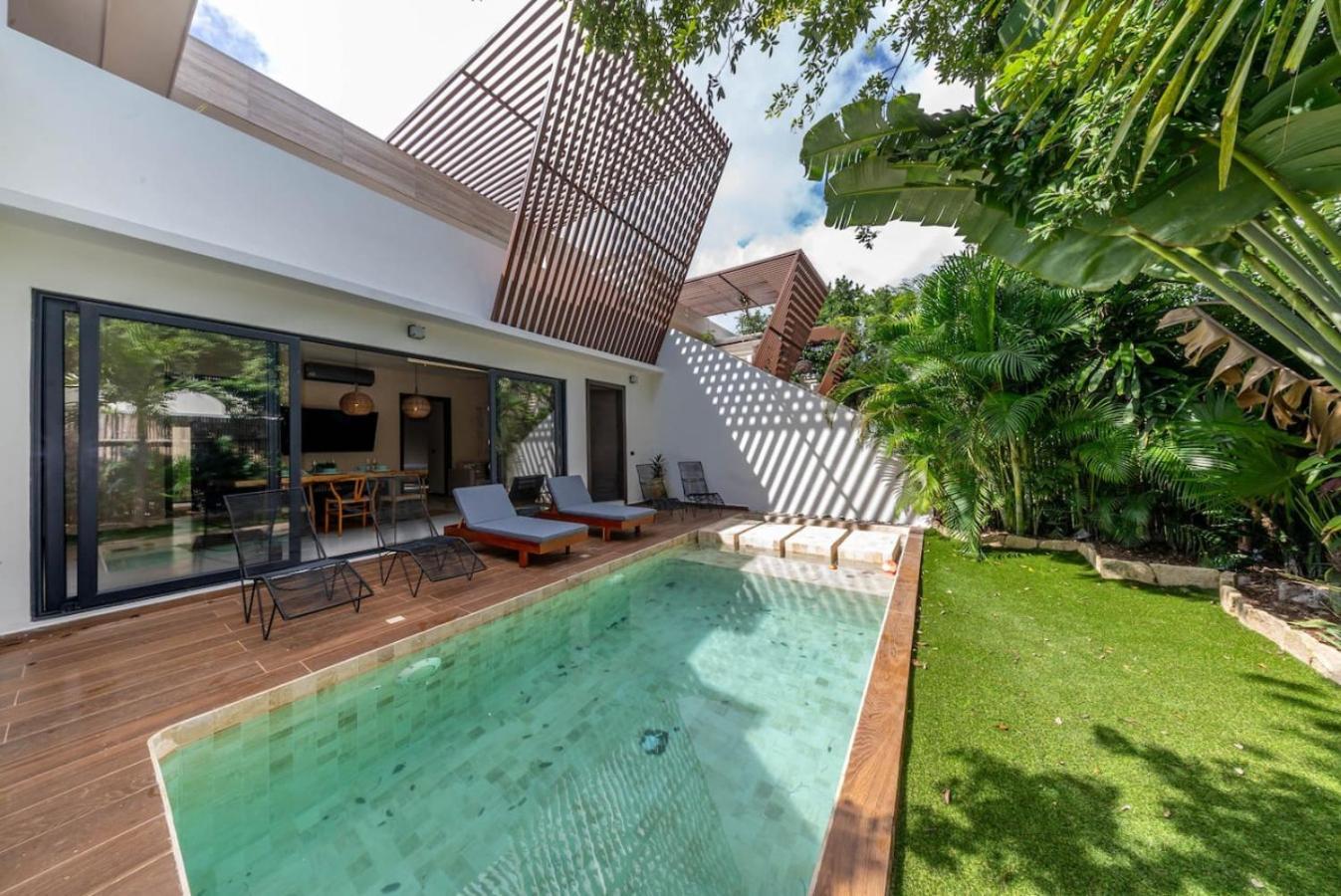 Asana With Stunning Luxury Pool And Private Rooftop *