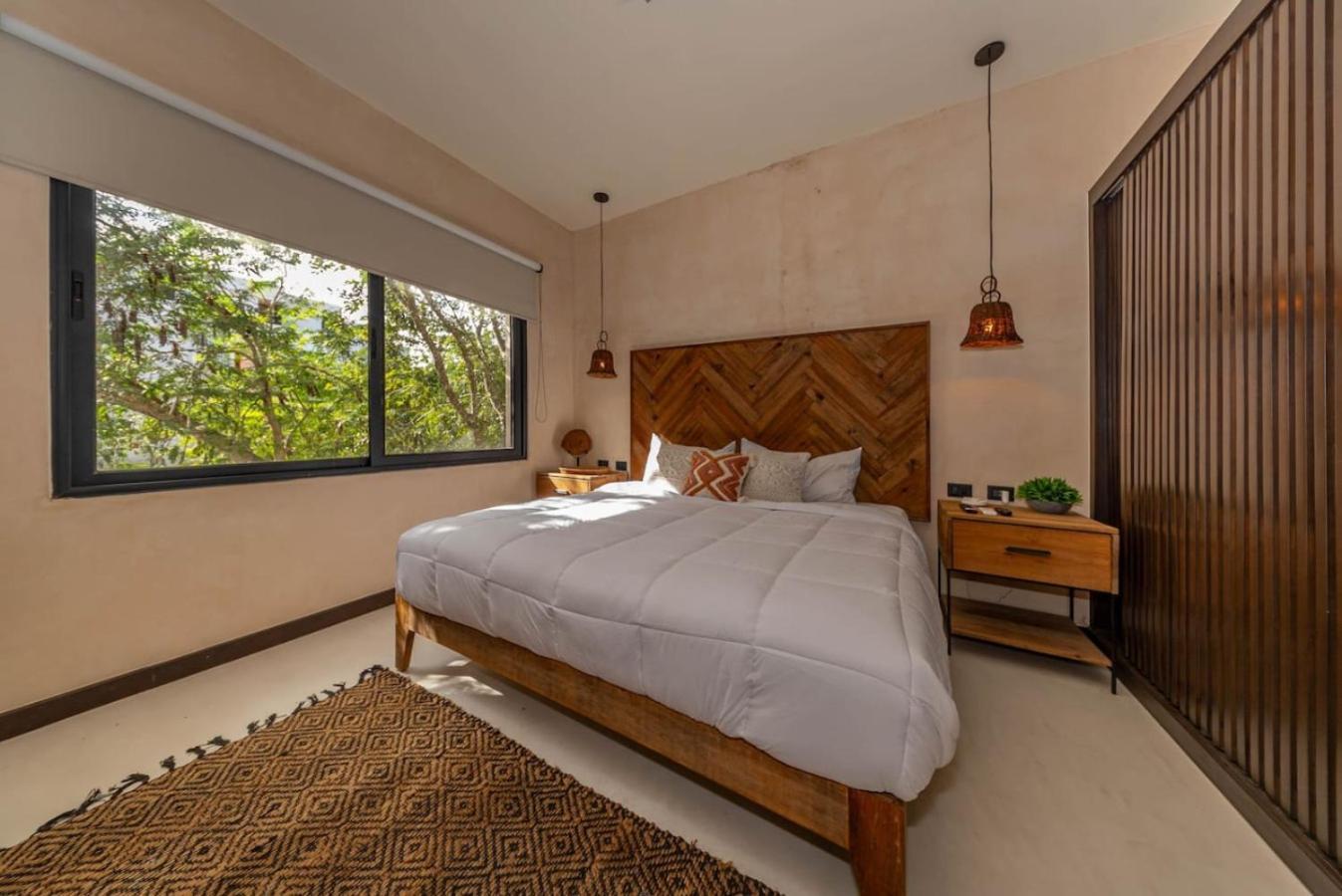 Asana With Stunning Luxury Pool And Private Rooftop Villa