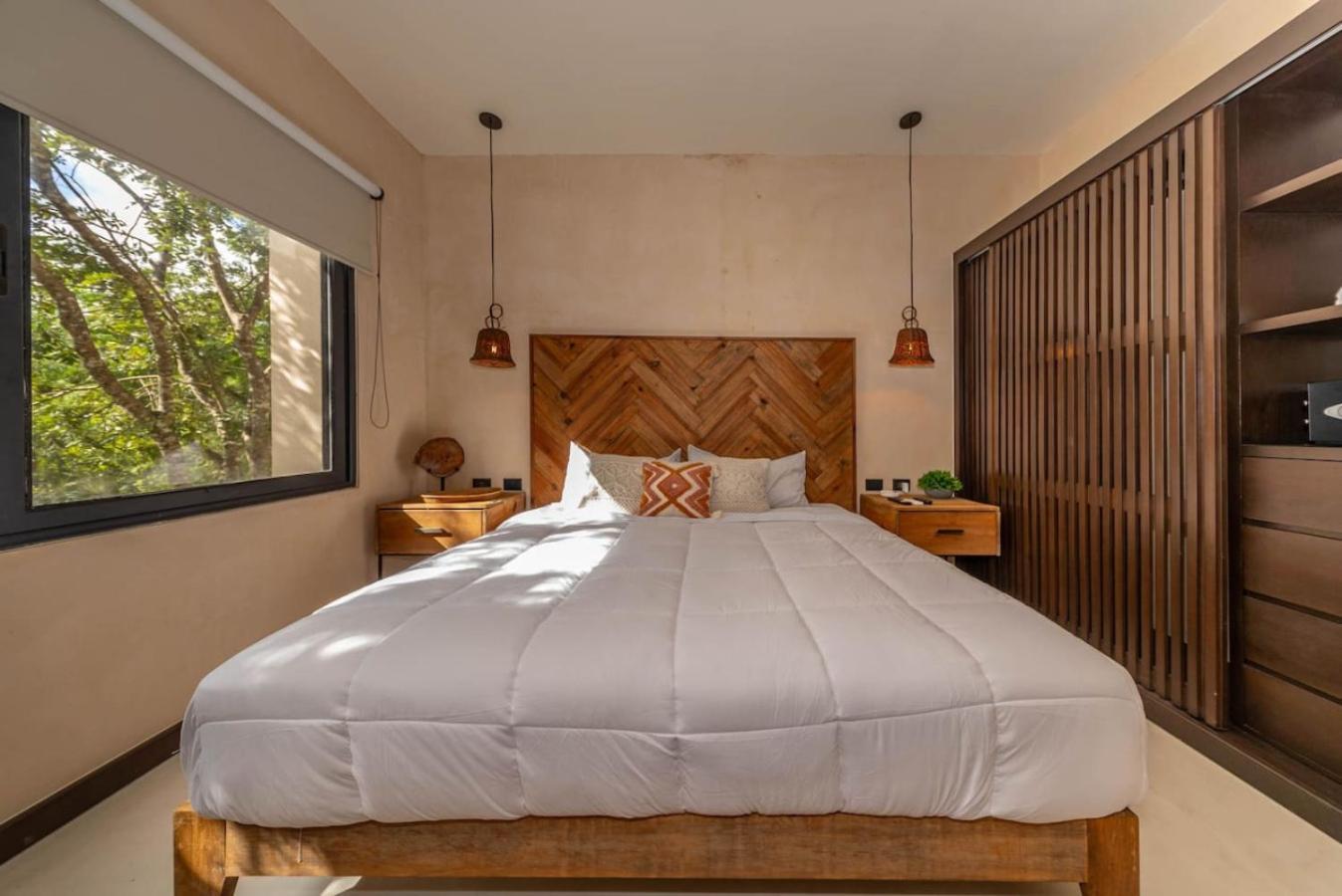 Villa Asana With Stunning Luxury Pool And Private Rooftop
